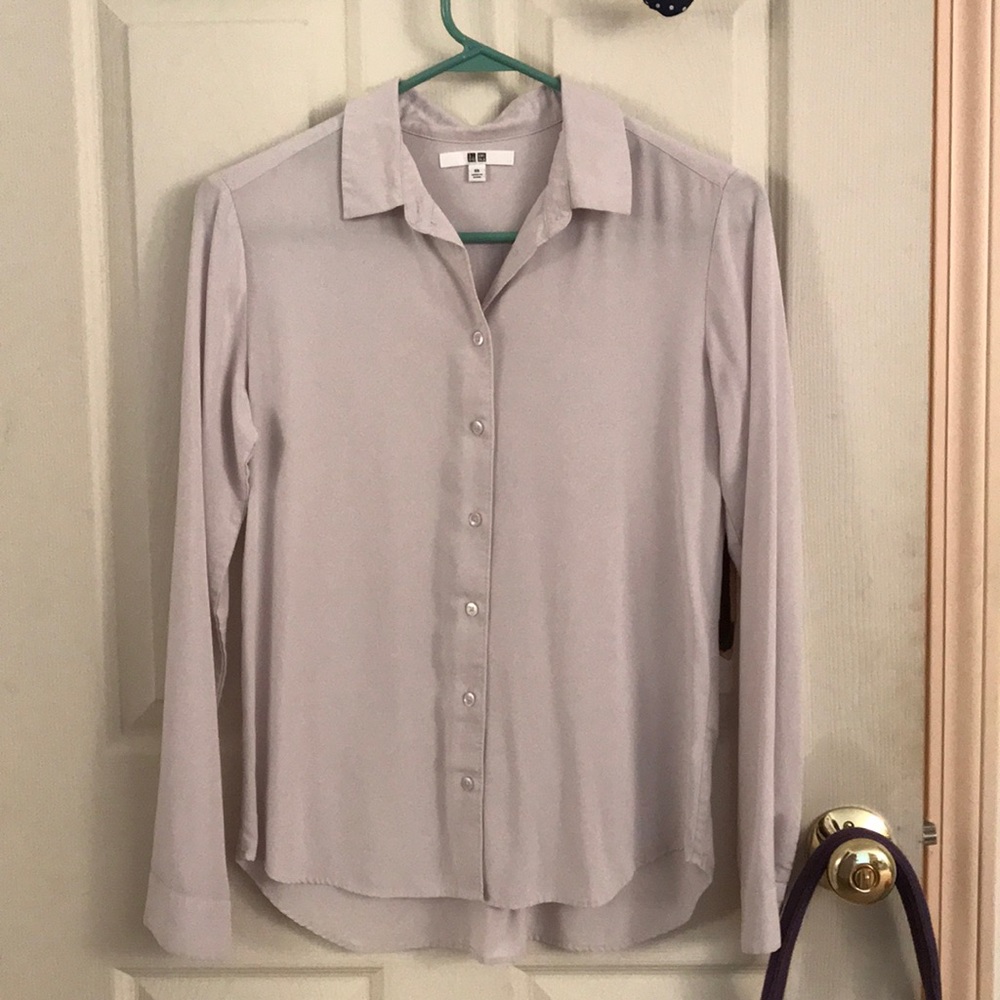 Uniqlo light gray rayon long-sleeve button blouse